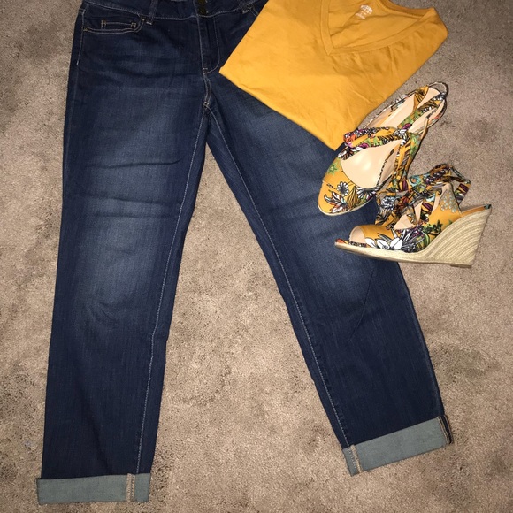 New York & Company Pants - New York & Company curvy boyfriend denim capris